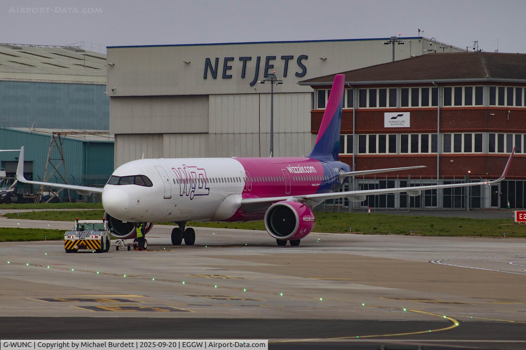 G-WUNC, , Wizz Air departing Luton