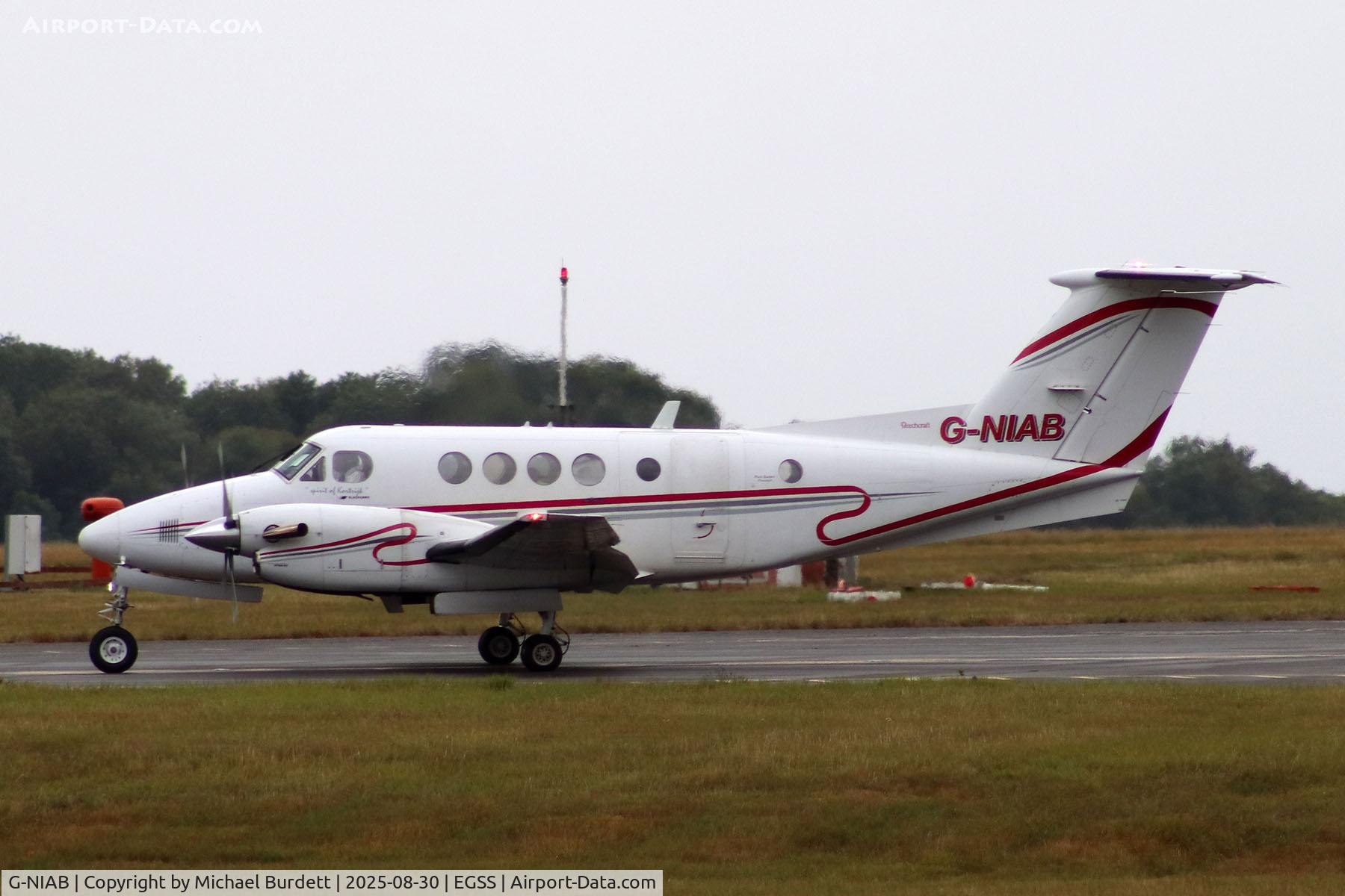 G-NIAB, 1982 Beech 200C Super King Air C/N BL-16, Departing Stansted