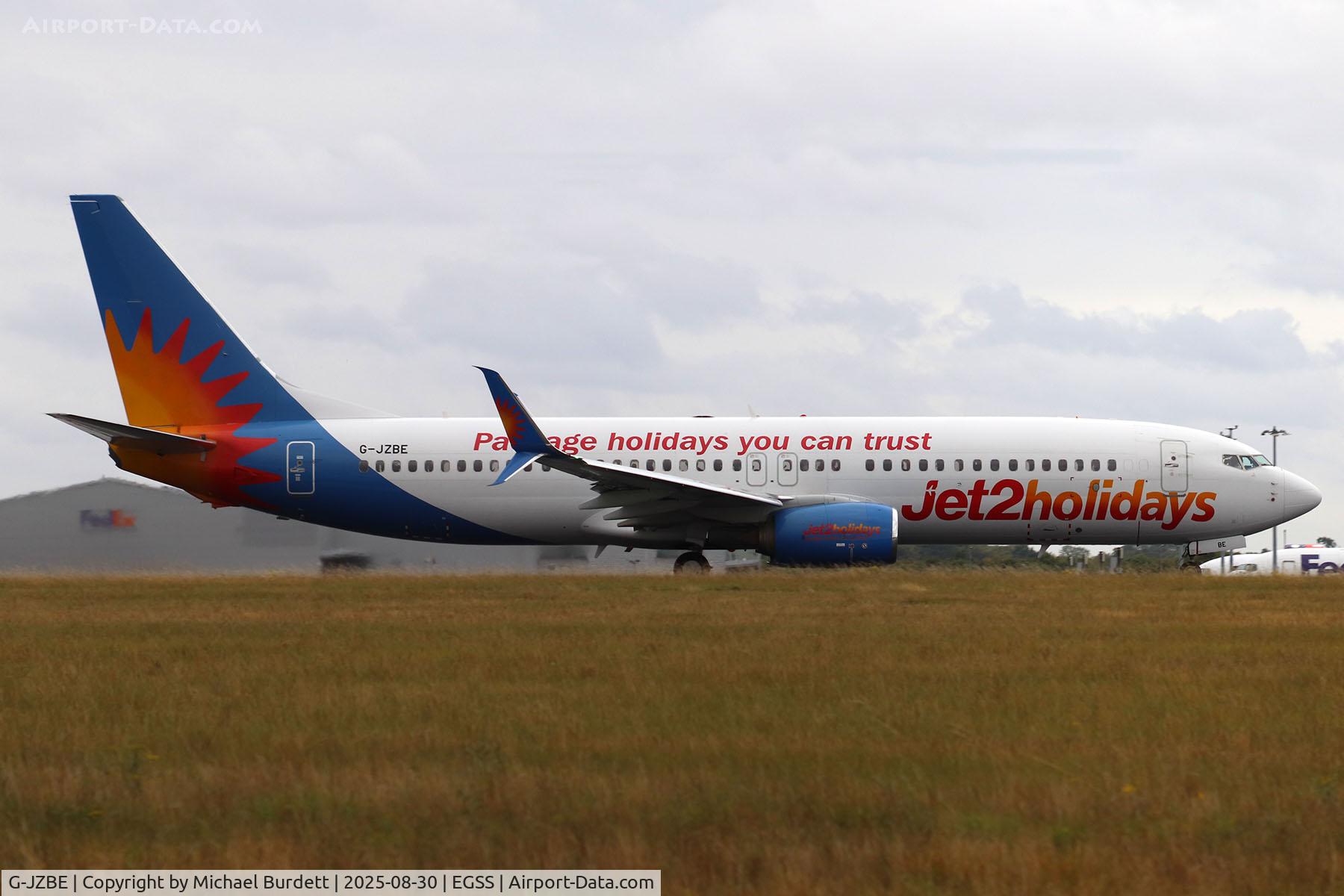 G-JZBE, 2017 Boeing 737-8MG C/N 63161, Departing