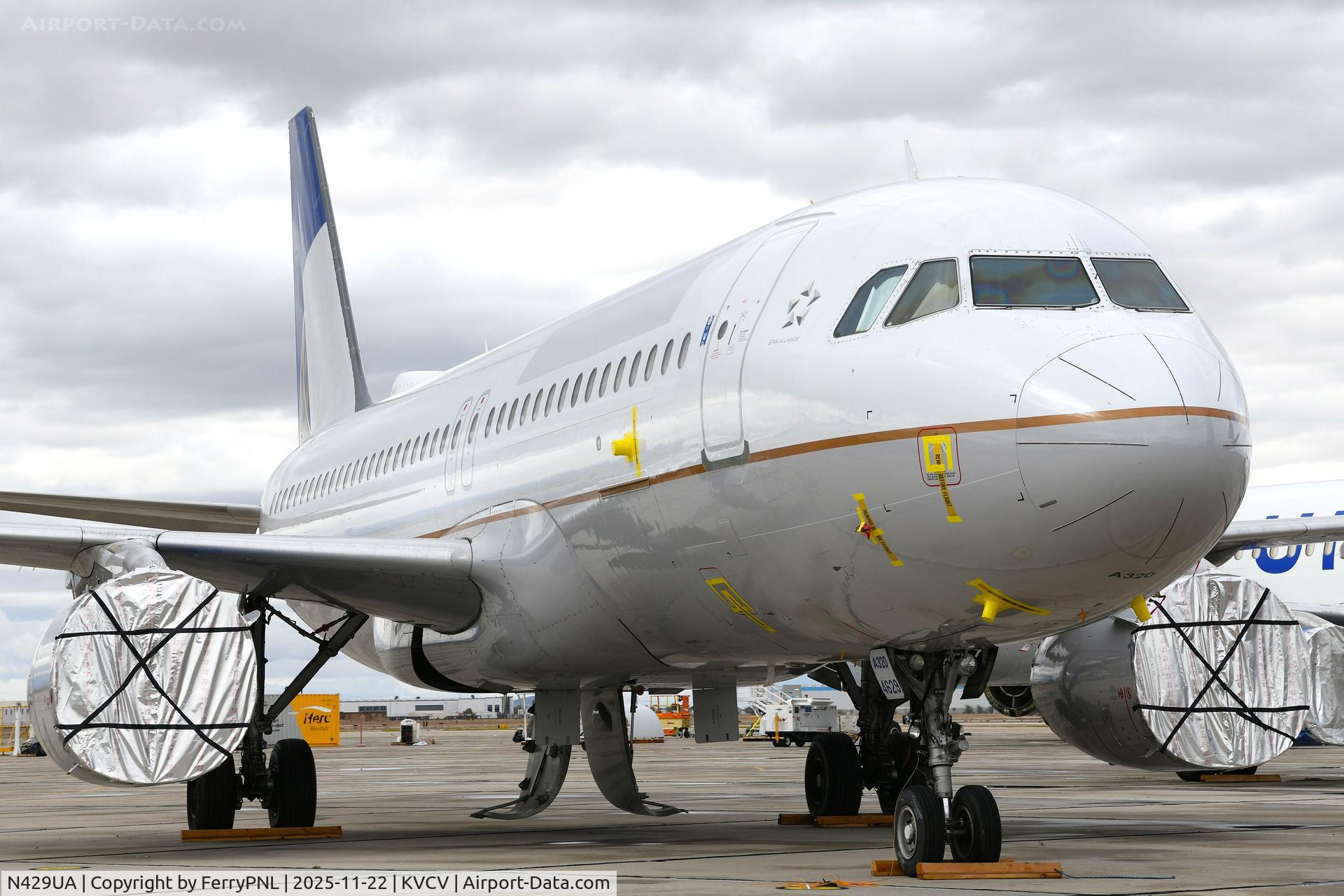 N429UA, 1995 Airbus A320-232 C/N 539, United A320 stored in VCV