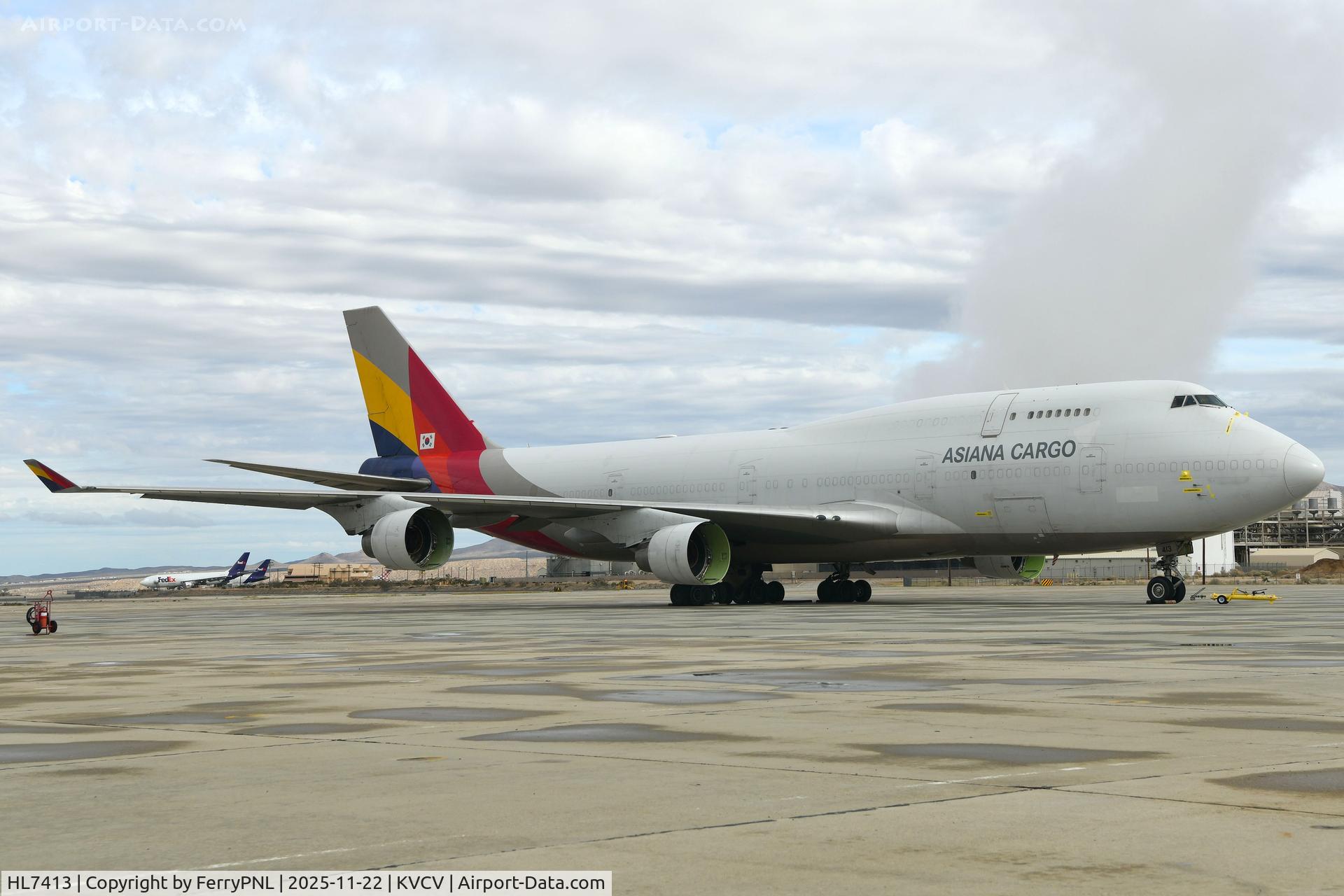 HL7413, 1991 Boeing 747-48ESF C/N 25405, Asiana B744F awaiting its fate in VCV