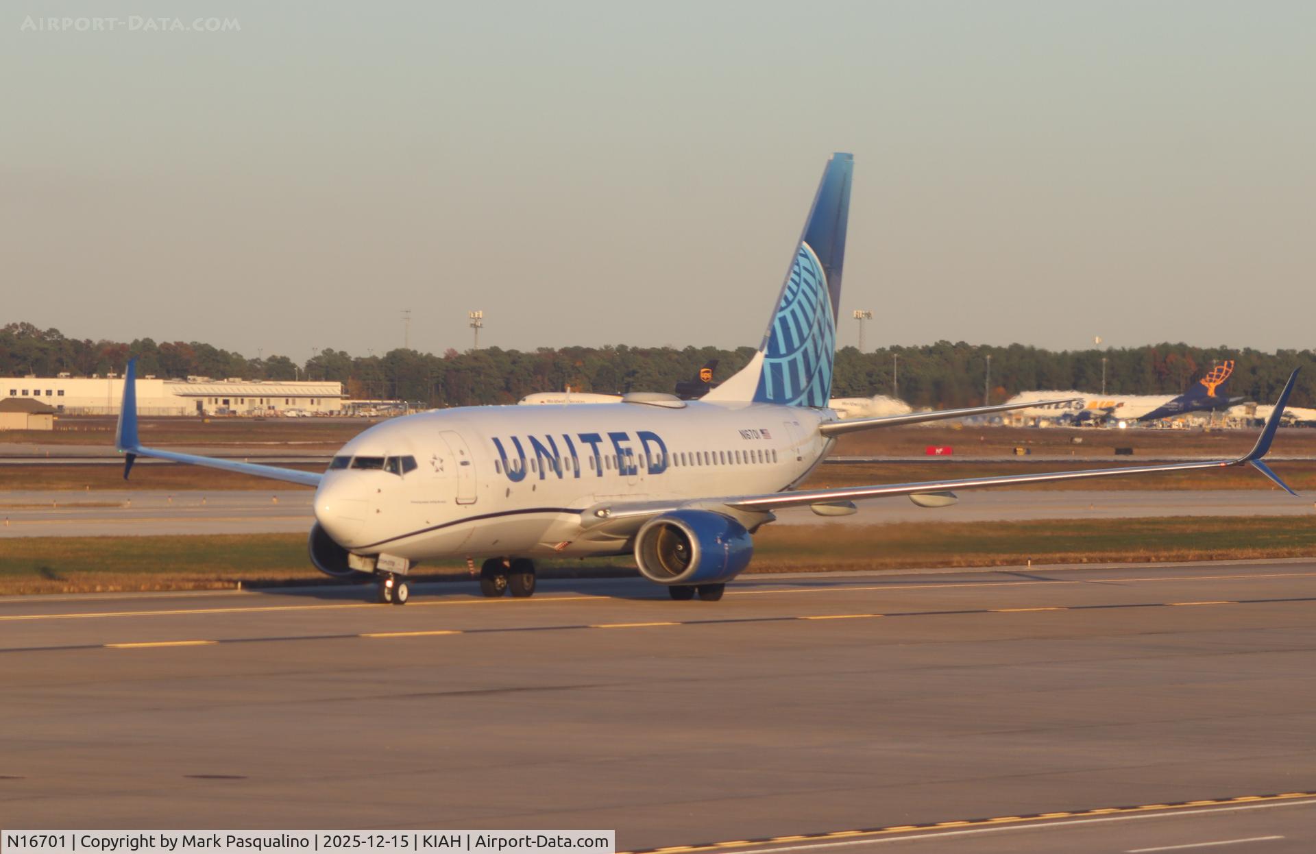 N16701, 1998 Boeing 737-724 C/N 28762, Boeing 737-724