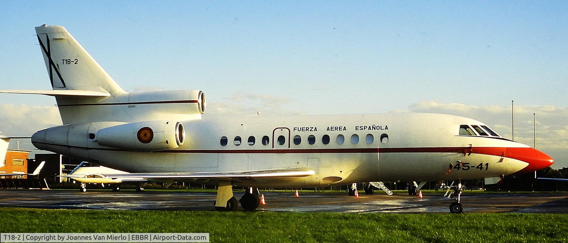 T18-2, 1990 Dassault Falcon 900 C/N 90, ex-slide