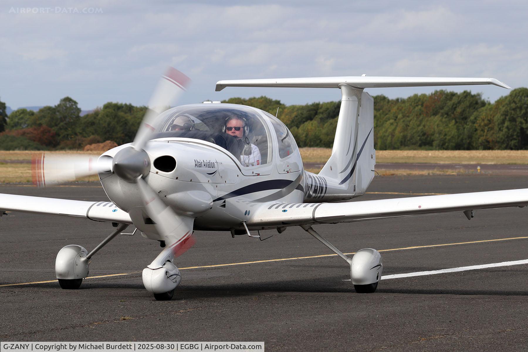 G-ZANY, 2003 Diamond DA-40D Diamond Star C/N D4.040, Arriving