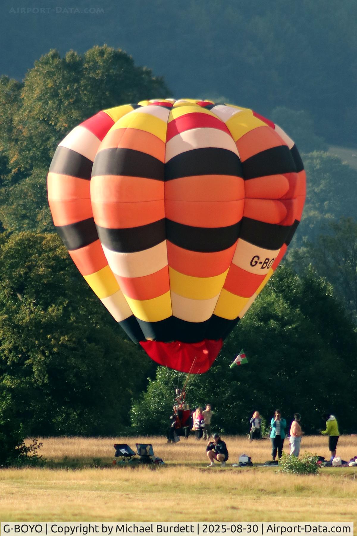 G-BOYO, 1988 Cameron Balloons V-20 C/N 1843, Chatsworth House