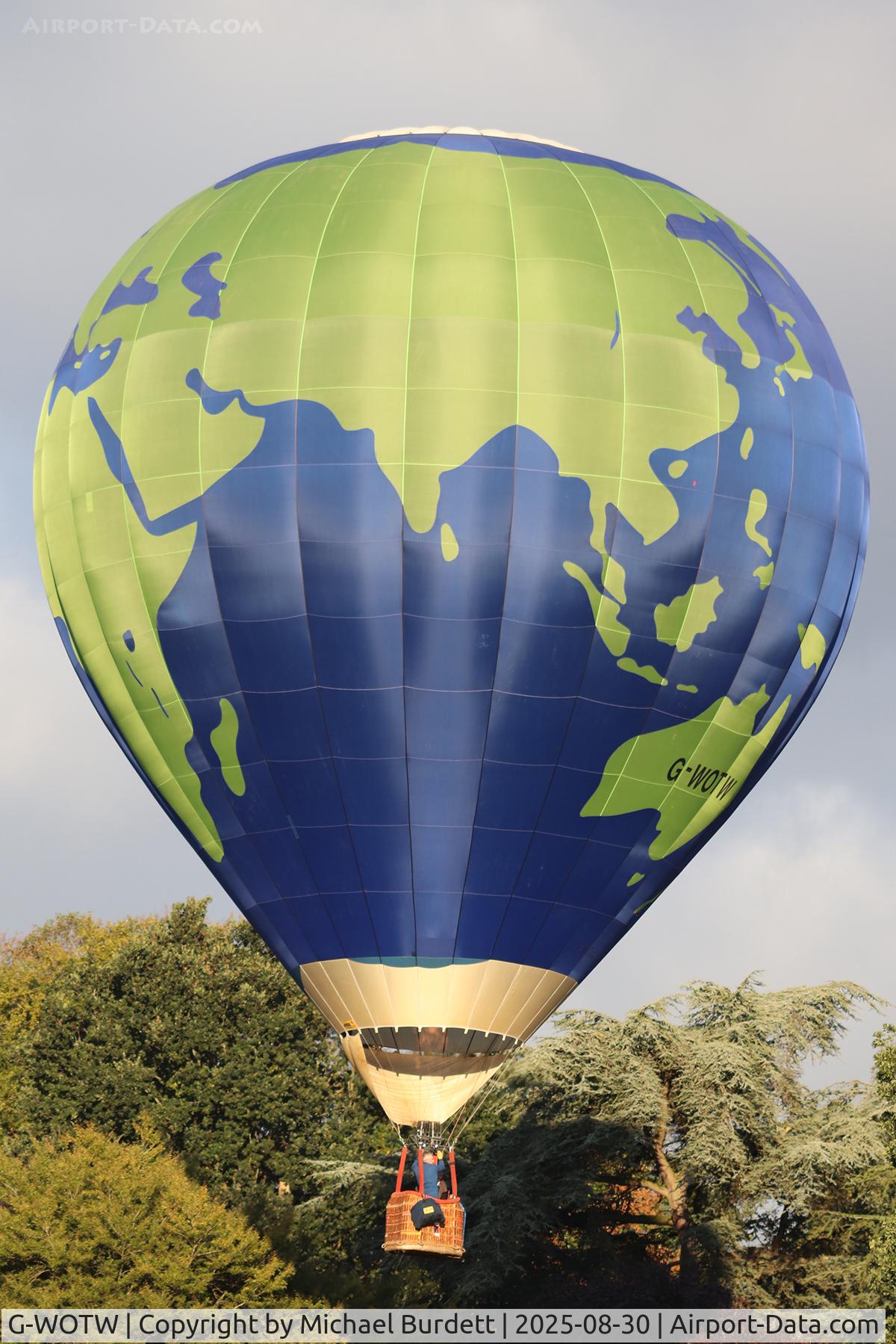 G-KAYI, 2005 Cameron Balloons Z-90 C/N 10710, Chatsworth House