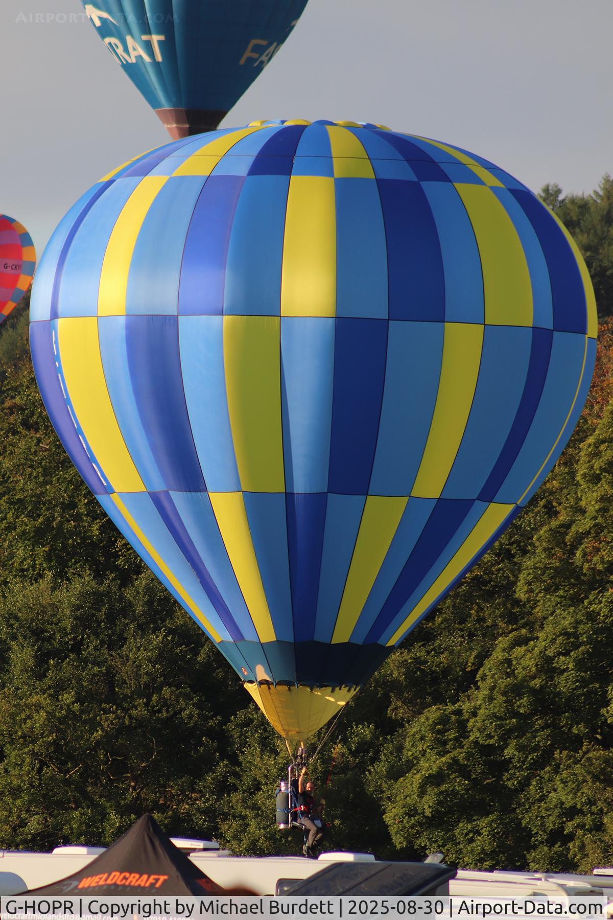 G-HOPR, 2004 Lindstrand Balloons LBL 25A Cloudhopper C/N 999, Chatsworth House