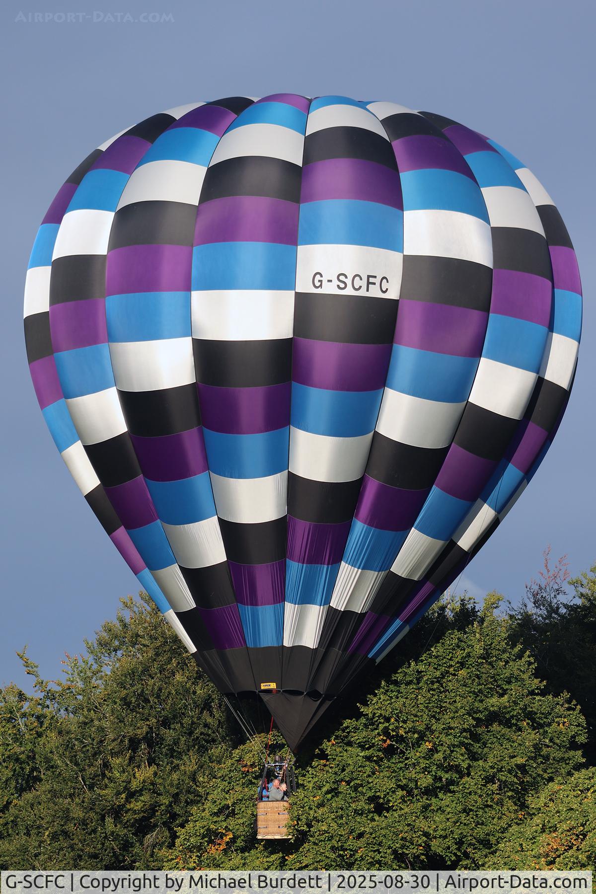 G-SCFC, 2016 UltraMagic S-90 C/N 90/148, Chatsworth House