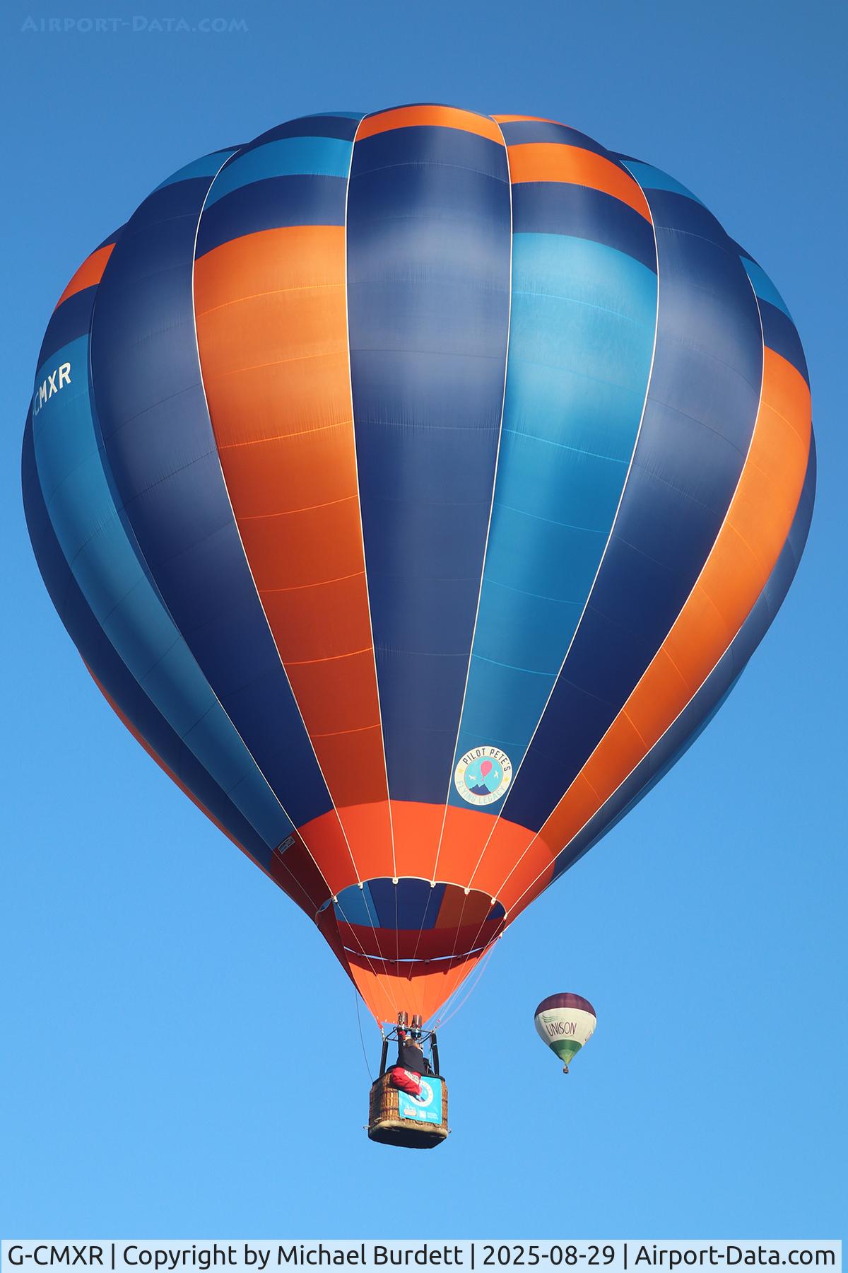 G-CLUY, 2016 UltraMagic M-145 C/N 145/87, Chatsworth House