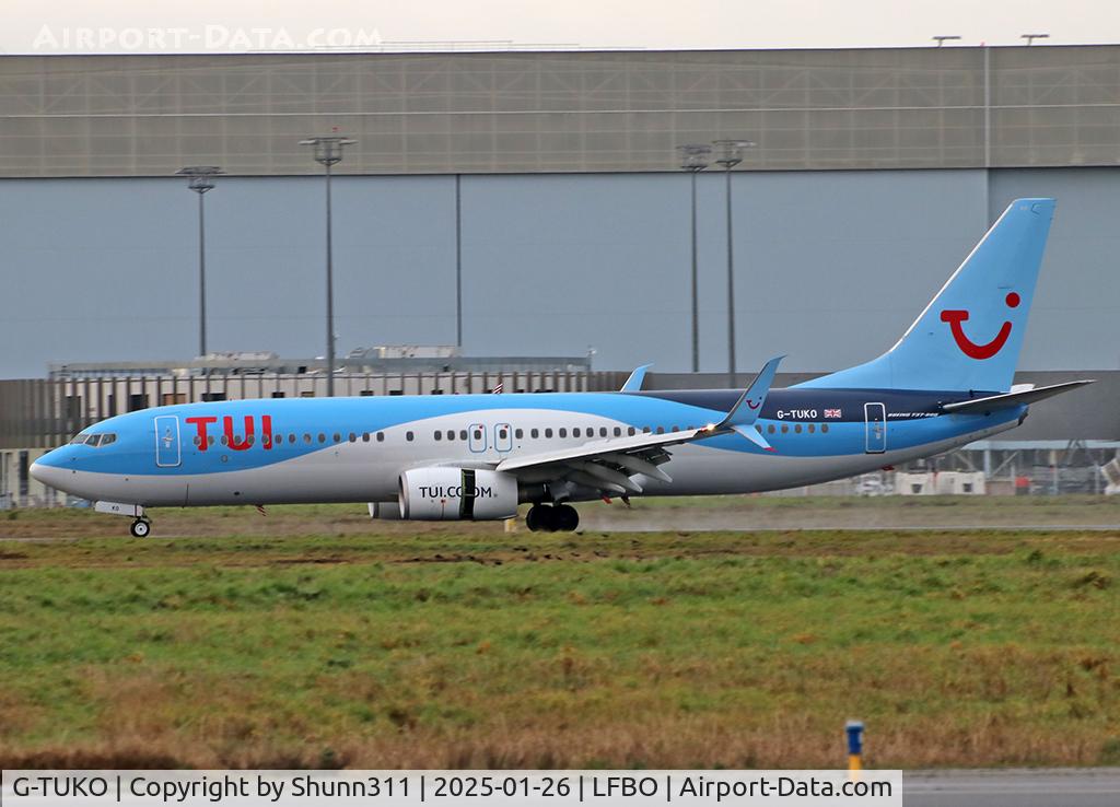 G-TUKO, 2011 Boeing 737-8K5 C/N 37259, Landing rwy 14R