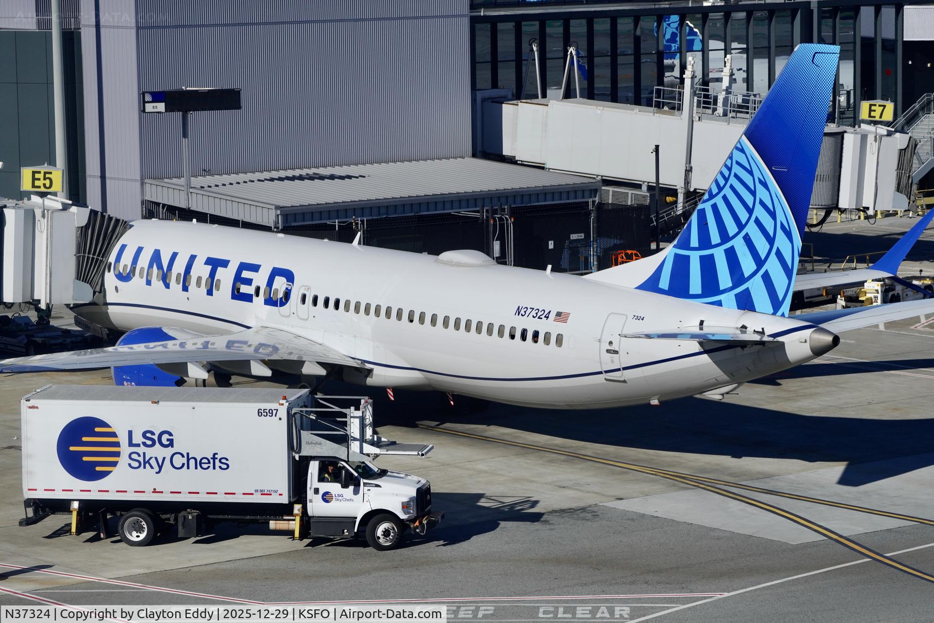 N37324, 2023 Boeing 737-8 MAX C/N 67604, SFO 2026
