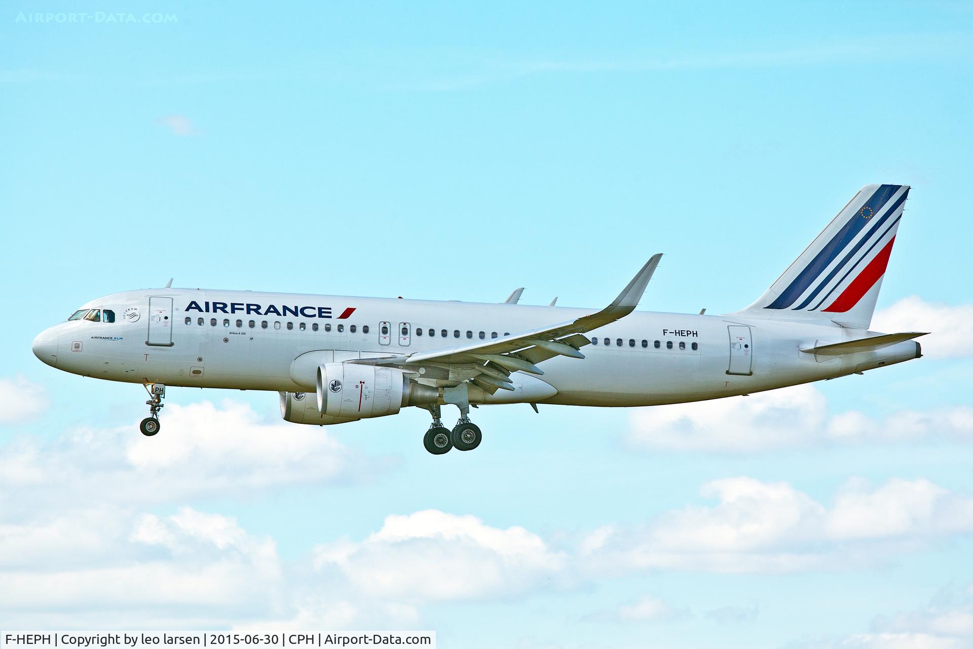F-HEPH, 2013 Airbus A320-214 C/N 5869, Copenhagen 30.6.2015