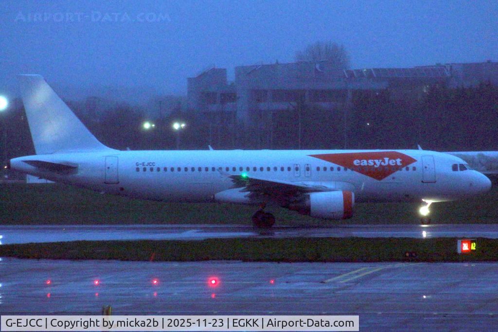 G-EJCC, 2014 Airbus A320-214 C/N 6004, Taxiing