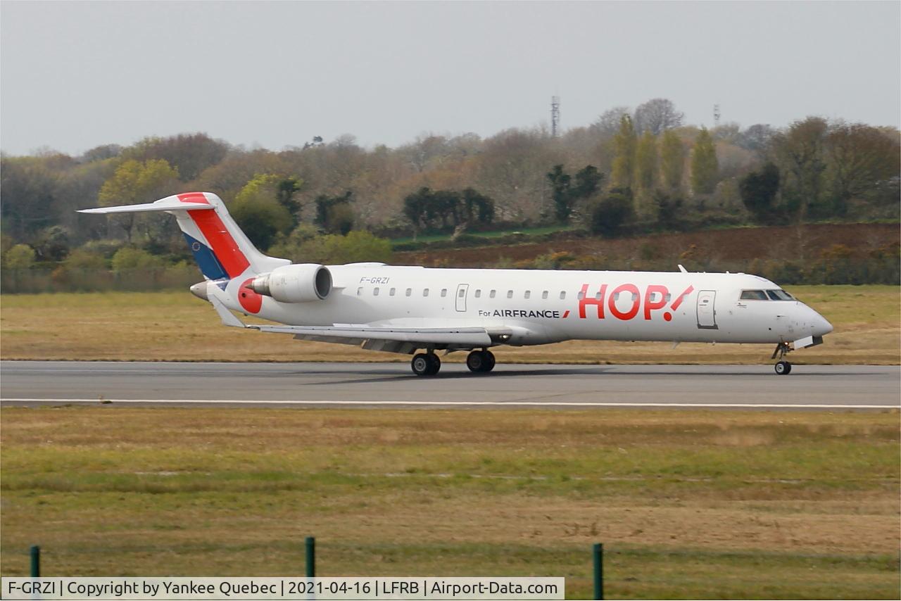 F-GRZI, Canadair CRJ-702 (CL-600-2C10) Regional Jet C/N 10093, Canadair Regional Jet CRJ-702, Take off run rwy 07R, Brest-Bretagne Airport (LFRB-BES)