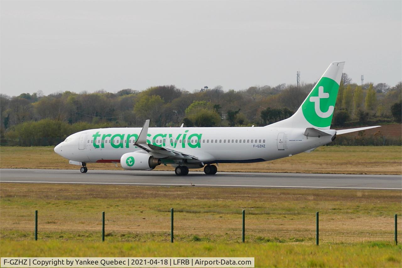 F-GZHZ, 2006 Boeing 737-85P C/N 33977, Boeing 737-85P, Taxiing rwy 07R, Brest-Bretagne airport (LFRB-BES)