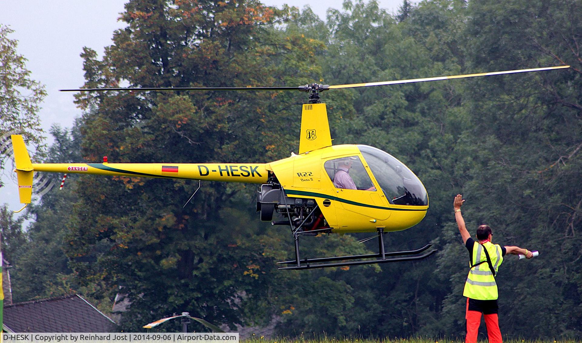 D-HESK, Robinson R22 Beta II C/N 2844, D-HESK getting advice at HeliDays Austria, Franzl im Holz near Gmunden, Austria