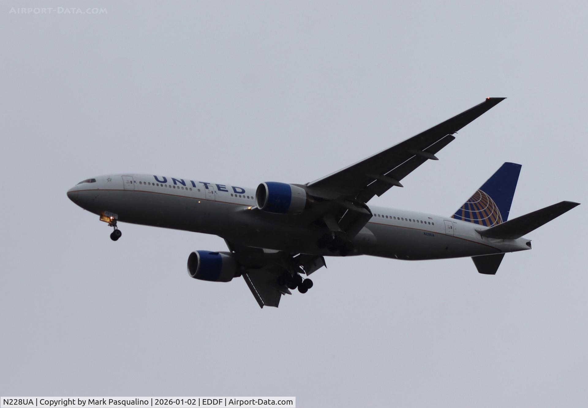 N228UA, 2002 Boeing 777-222 C/N 30556, Boeing 777-222