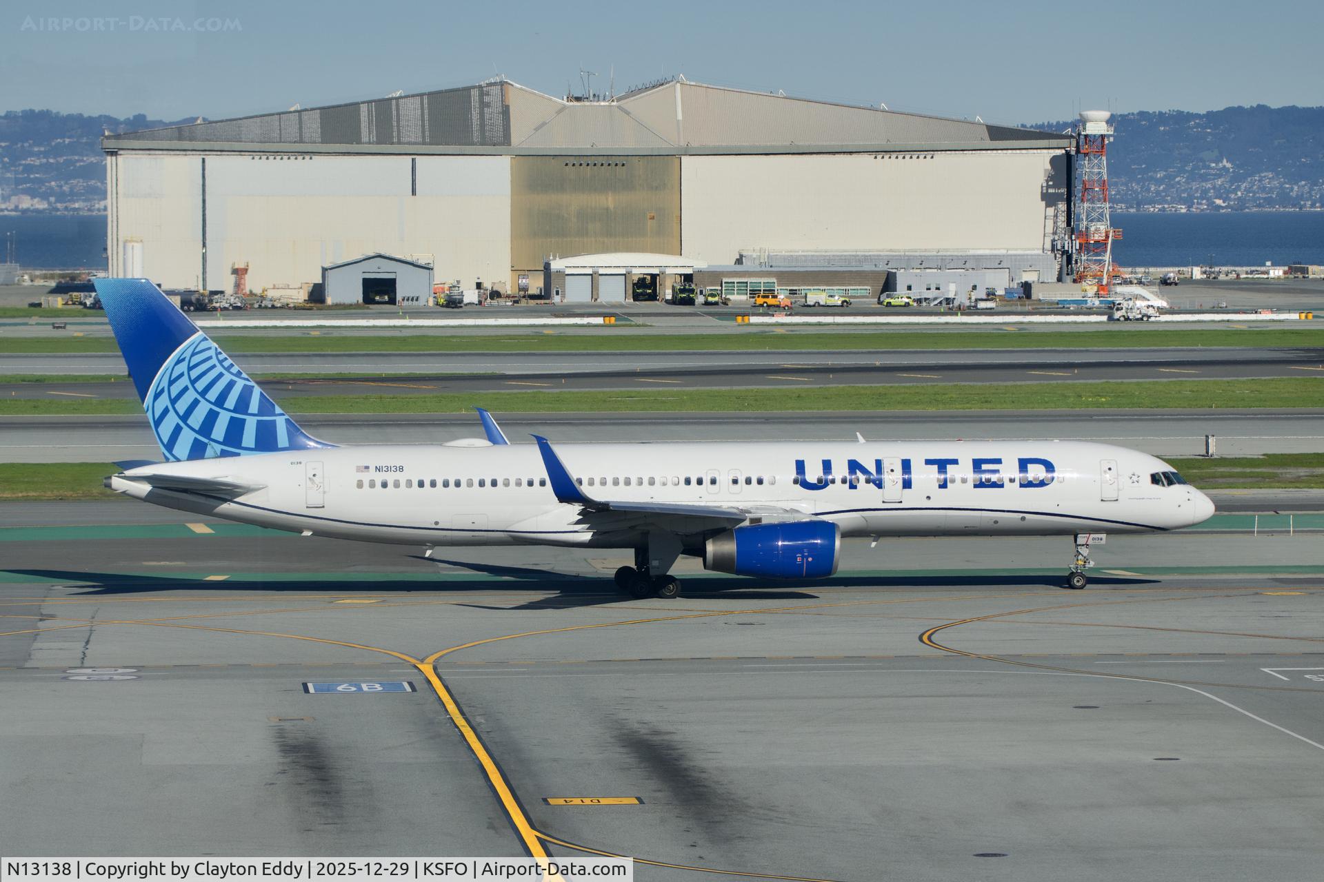N13138, 1999 Boeing 757-224 C/N 30351, Sky Terrace SFO 2025
