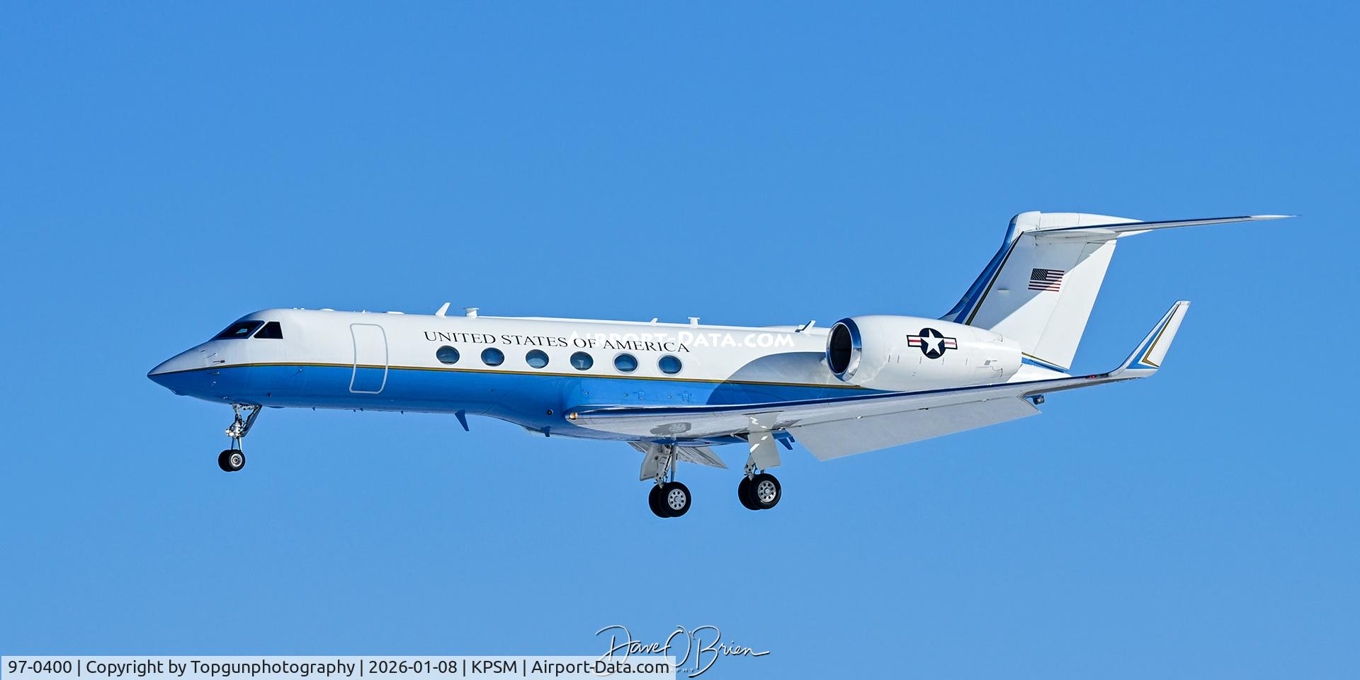97-0400, 1997 Gulfstream Aerospace C-37A (Gulfstream V) C/N 521, Big Wig stopping in for a few hours.