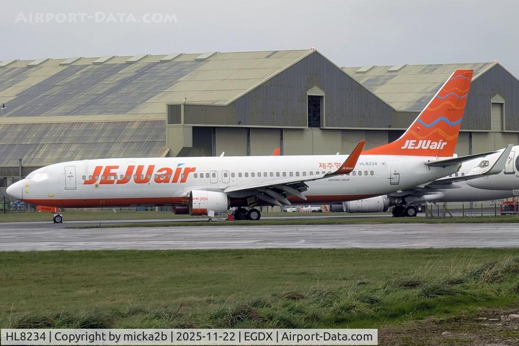 HL8234, 2002 Boeing 737-86Q C/N 30285, Stored
