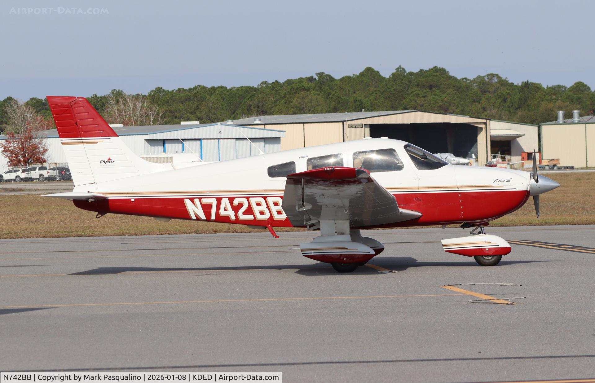 N742BB, 1998 Piper PA-28-181 Archer III C/N 28-43142, Piper PA-28-181
