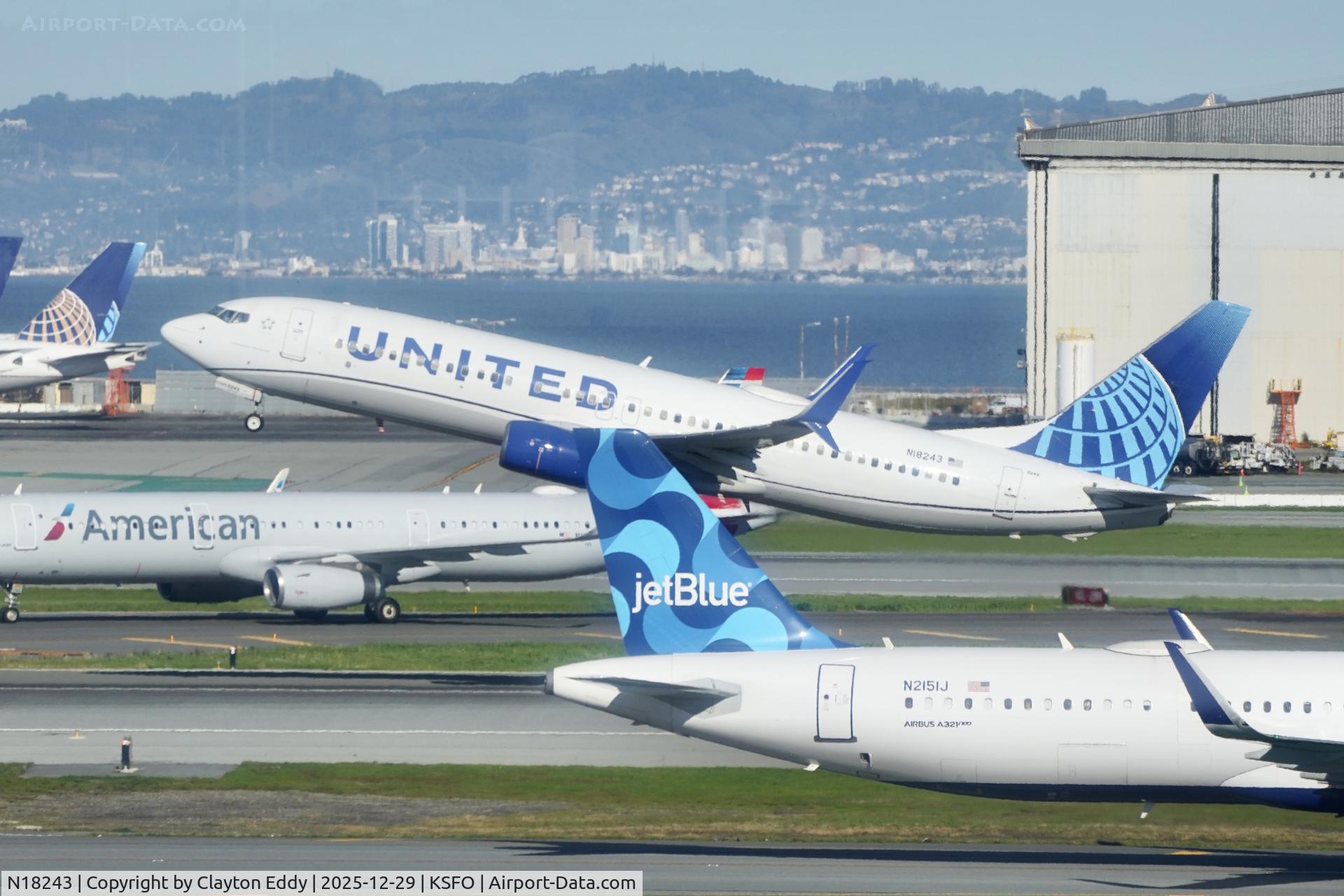 N18243, 1999 Boeing 737-824 C/N 28806, Sky Terrace SFO 2025