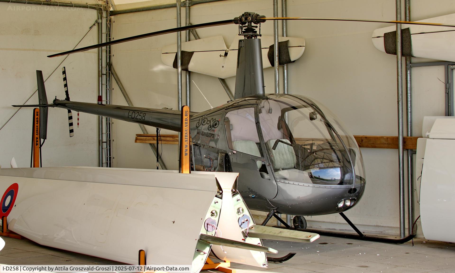 I-D258, Aero Eli Yo-Yo 222, Becsehely, Mura Airport, Hungary - One-Two-Fly.hu service hangar