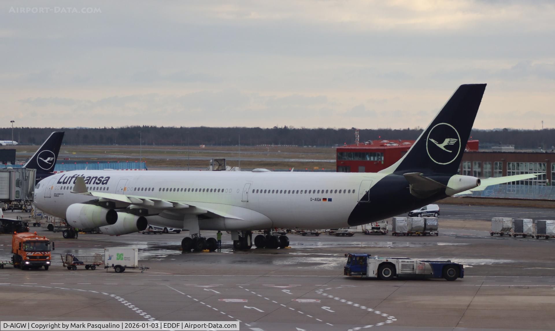 D-AIGW, 2000 Airbus A340-313X C/N 327, Airbus A340-313X
