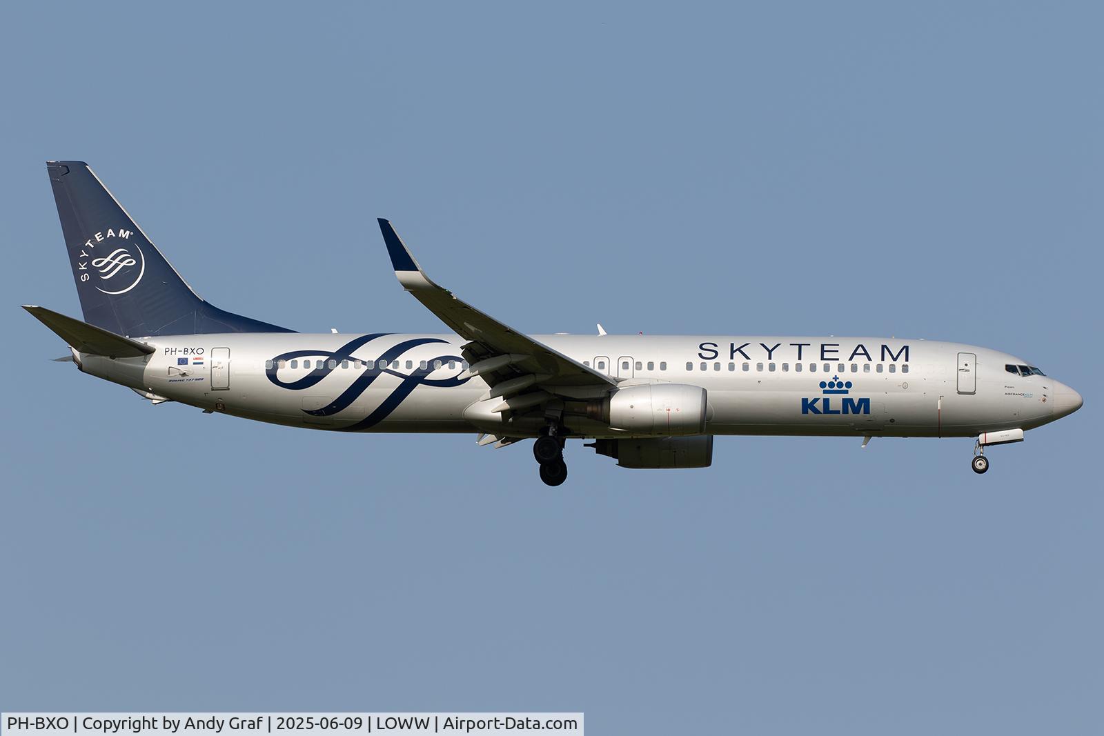 PH-BXO, 2001 Boeing 737-9K2 C/N 29599, KLM 737-900