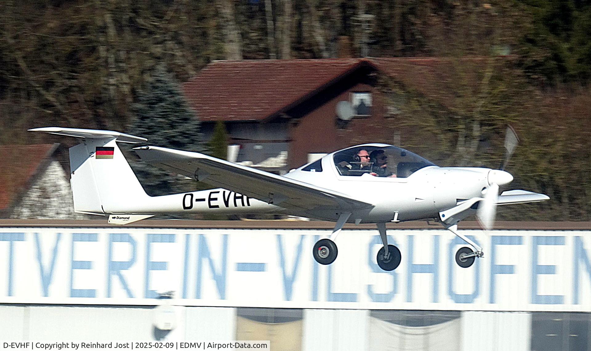 D-EVHF, HOAC DV-20 Katana C/N 20202, On short final for RW12 at Vilshofen (EDMV), Germany