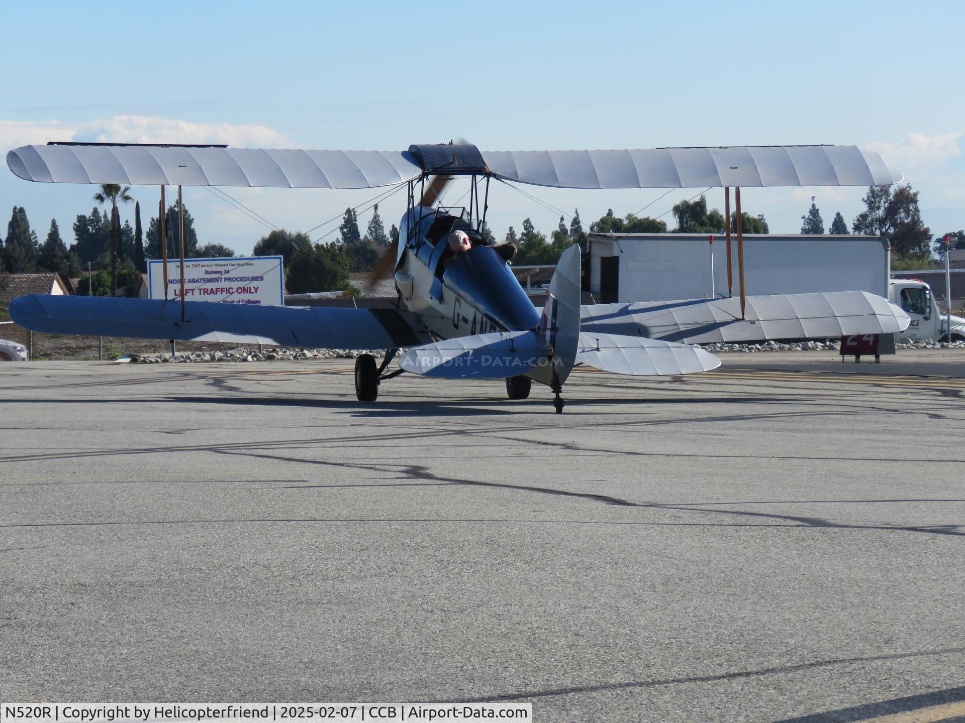 N520R, 1940 De Havilland DH-82A Tiger Moth II C/N 82960, Holding short of the runway