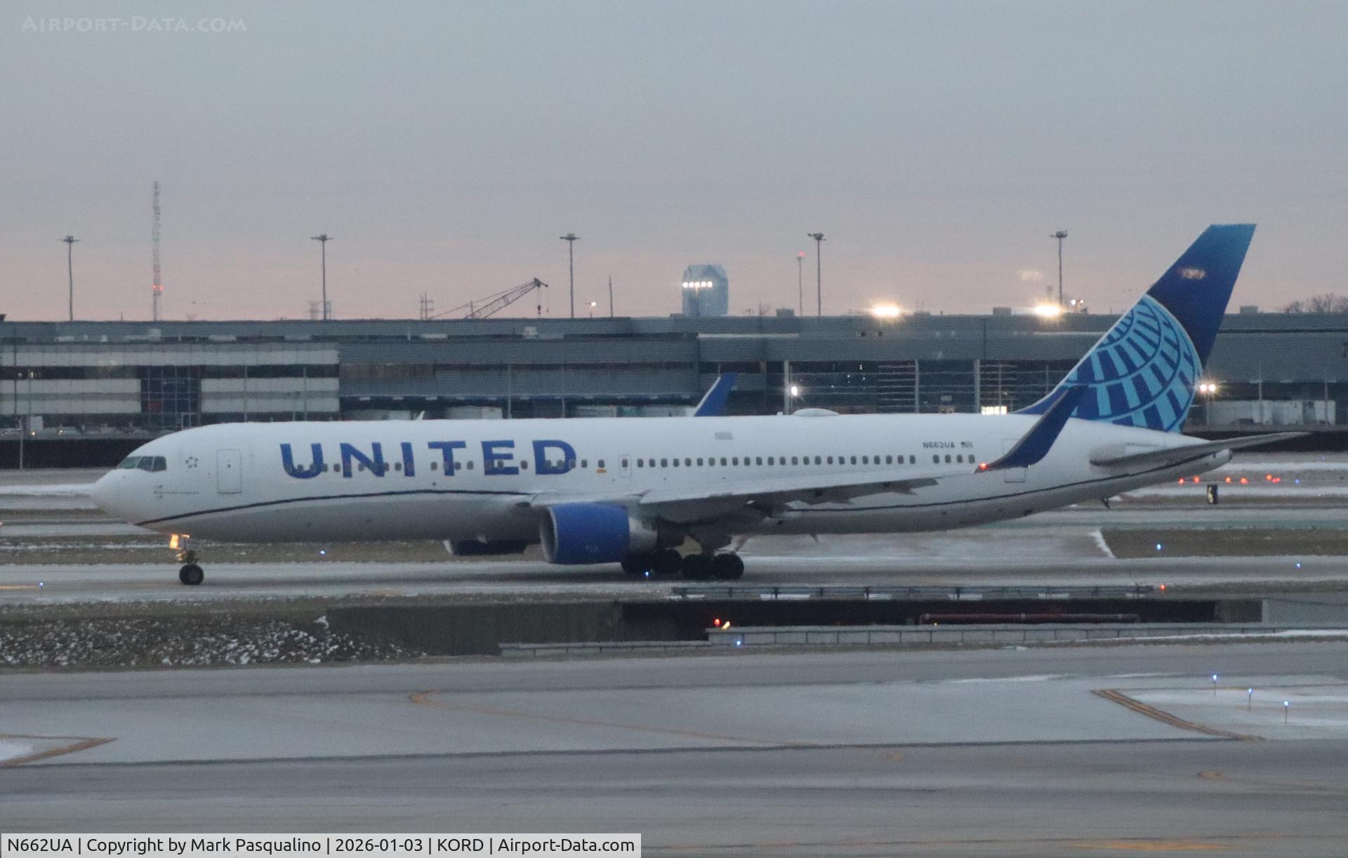 N662UA, 1993 Boeing 767-322 C/N 27159, Boeing 767-322