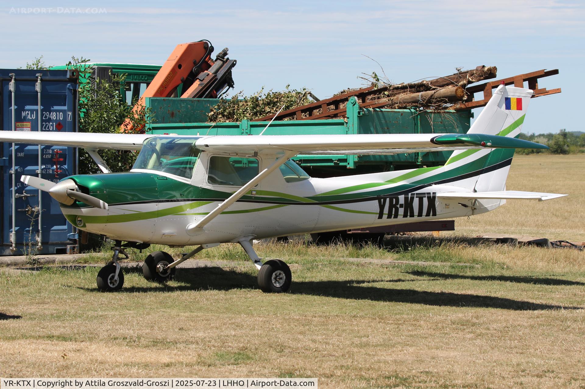 YR-KTX, 1979 Cessna 152 C/N 15283973, LHHO - Hajdúszoboszló Airport, Hungary