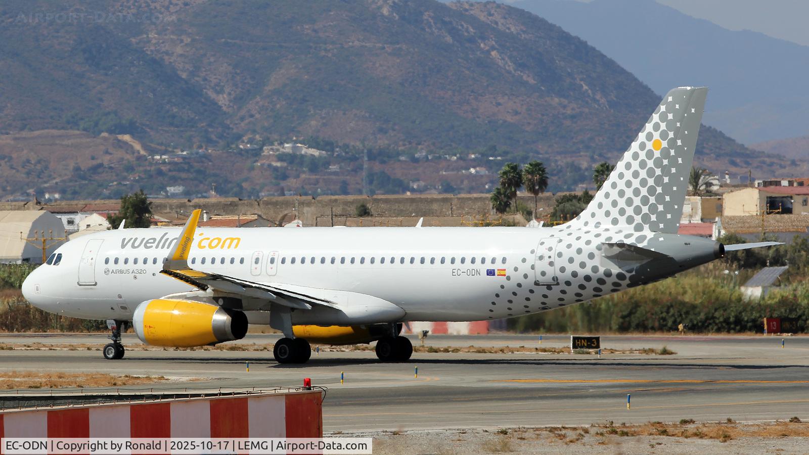 EC-ODN, 2015 Airbus A320-232 C/N 6544, at agp