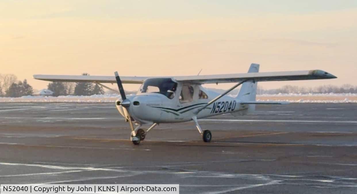 N52040, Cessna 162 Skycatcher C/N 16200019, N52040 KLNS