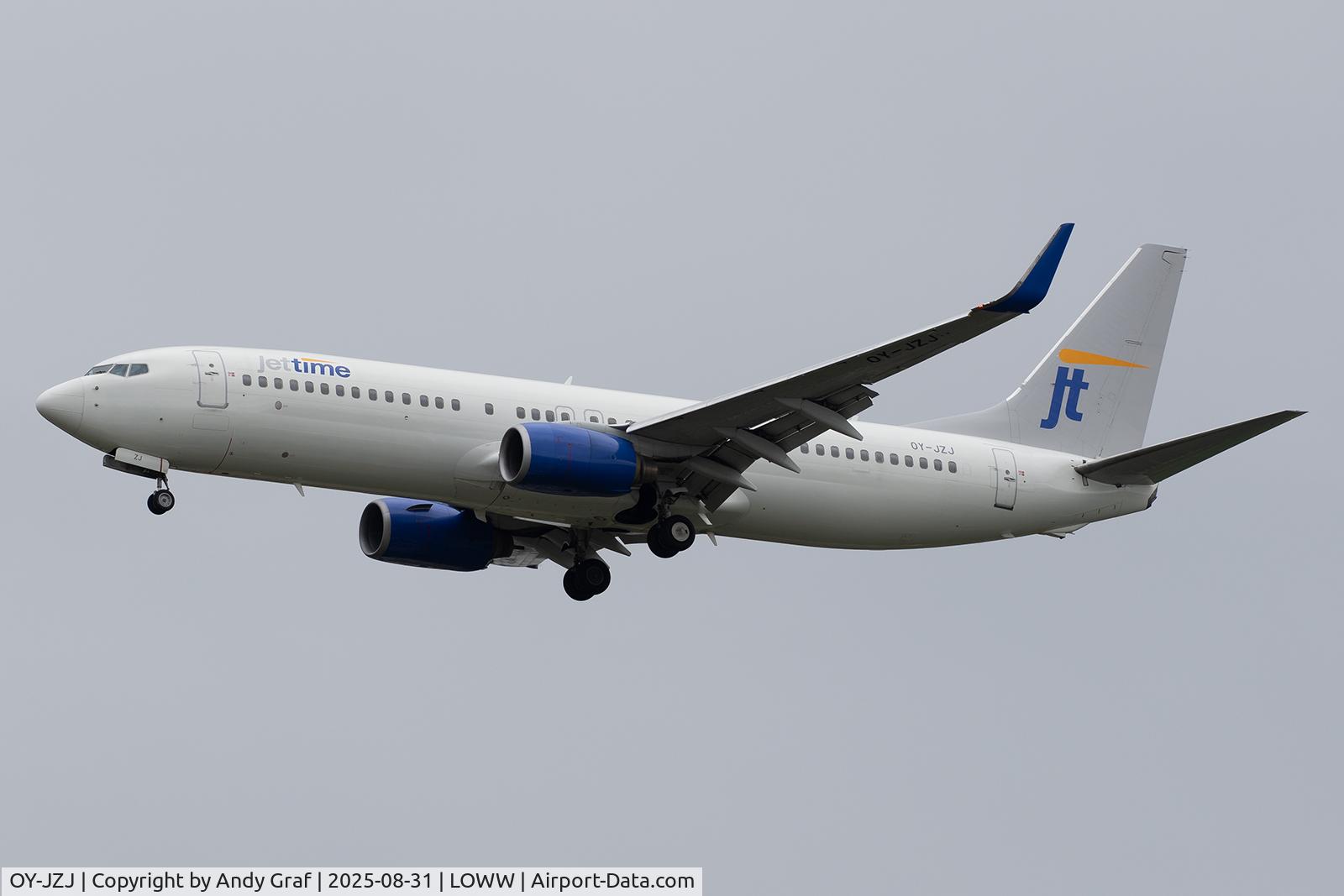 OY-JZJ, 2003 Boeing 737-82R C/N 30658, Jettime 737-800