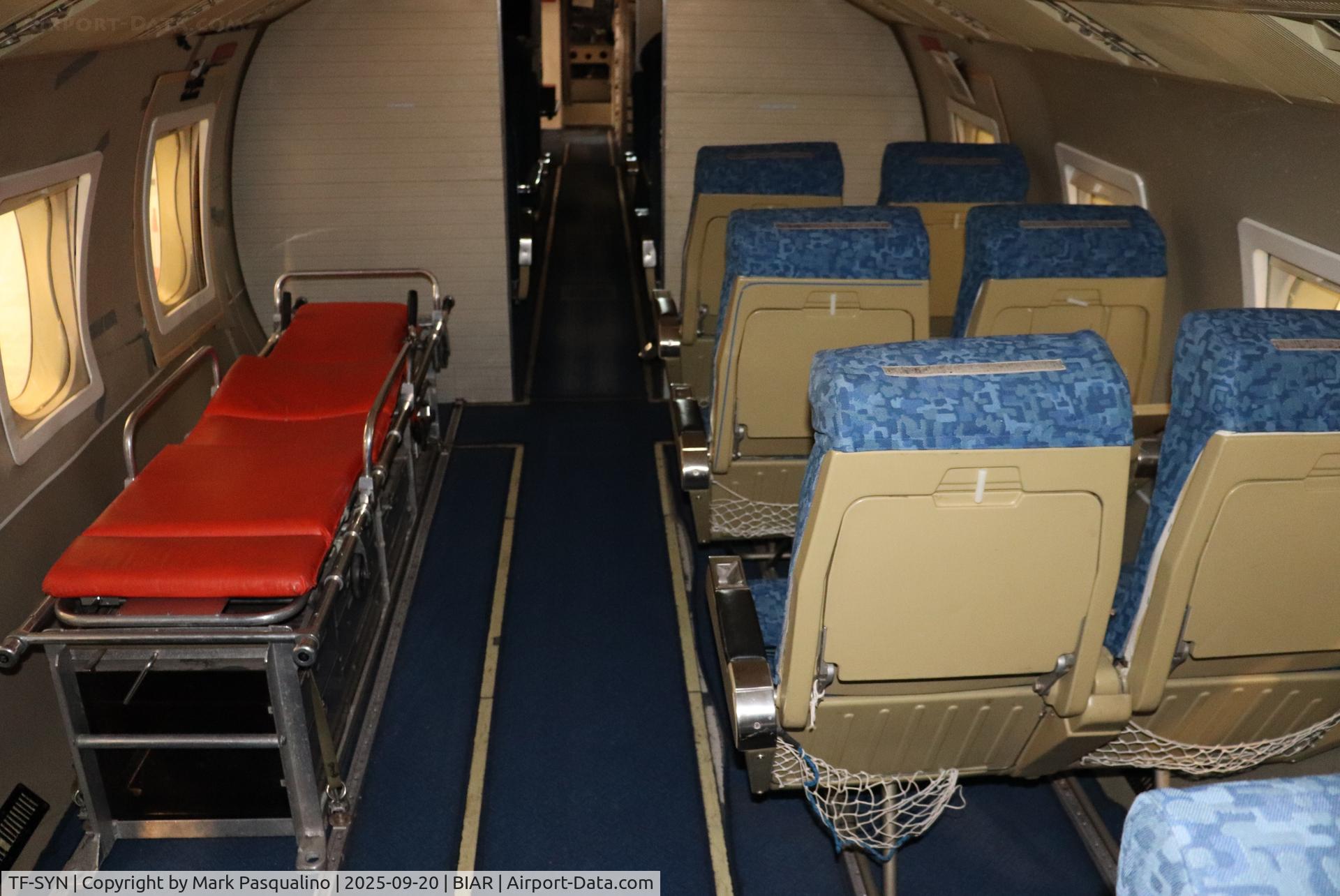 TF-SYN, 1976 Fokker F-27-200 Friendship C/N 10545, Main cabin