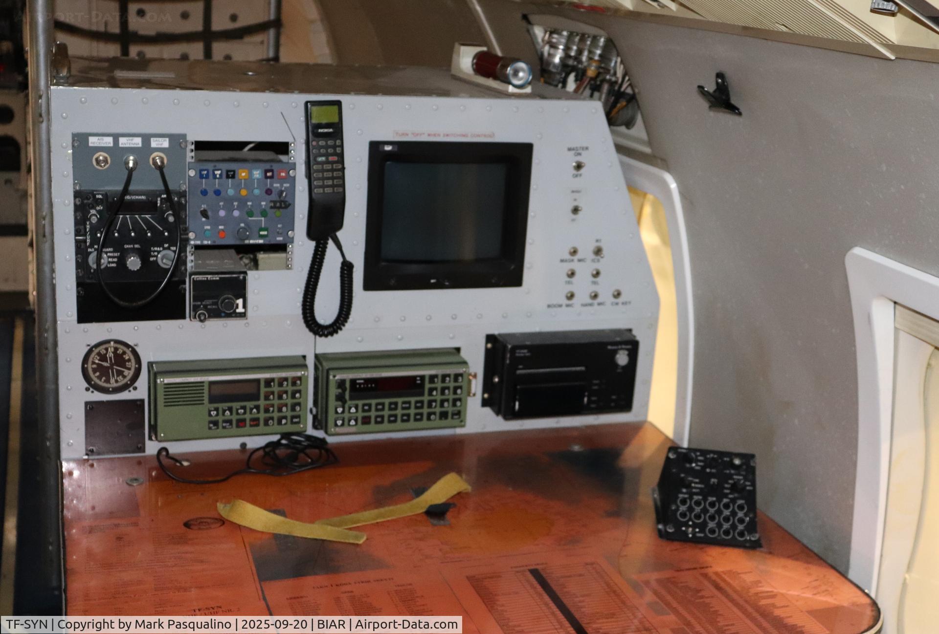 TF-SYN, 1976 Fokker F-27-200 Friendship C/N 10545, Communication station