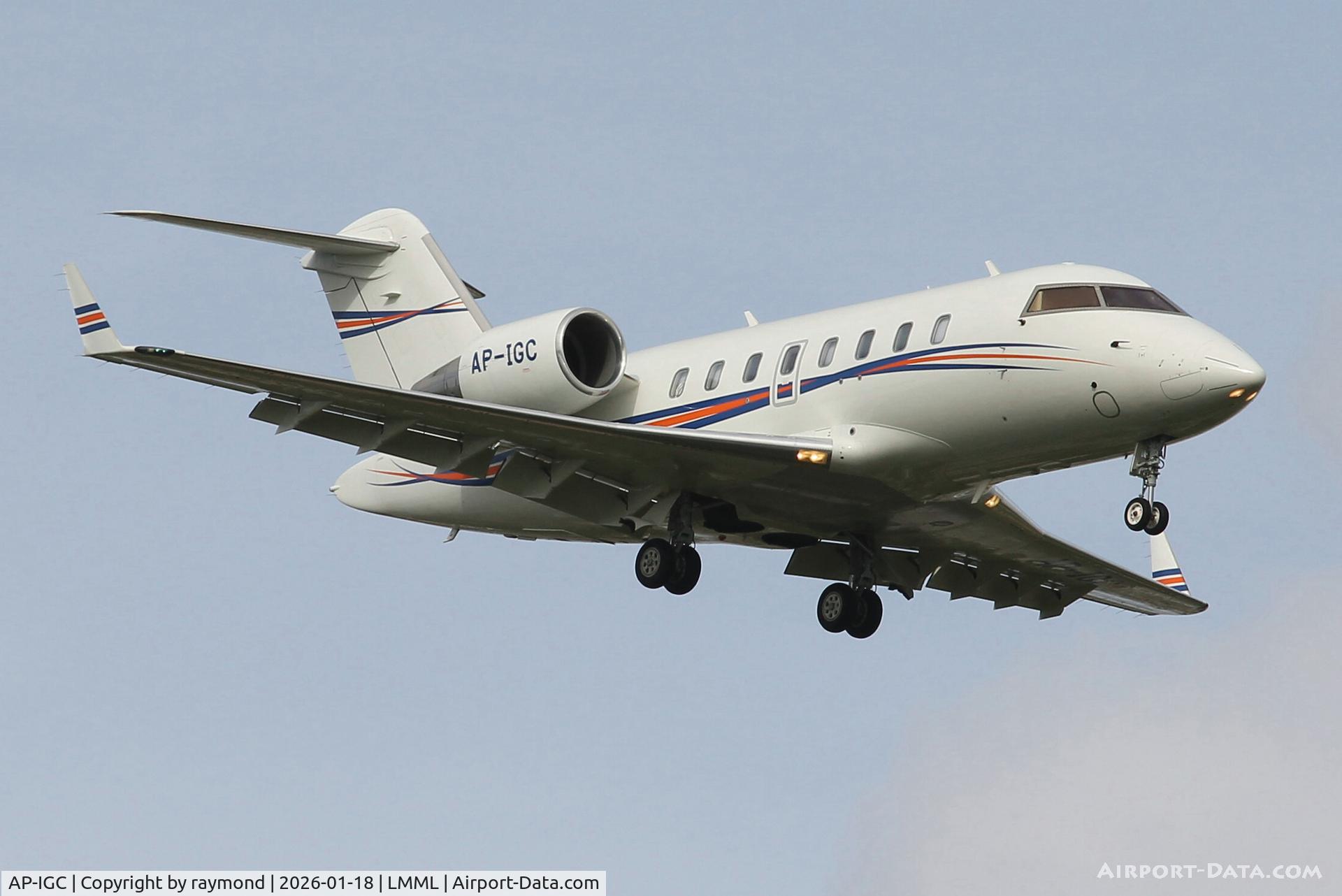 AP-IGC, Bombardier Challenger 605 C/N 6116, Bombardier Challenger 605 reg AP-IGC (Private) seen landing on RW13 in Malta.