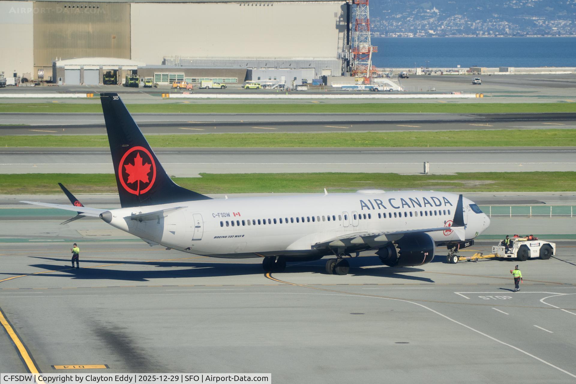 C-FSDW, 2018 Boeing 737-8 MAX C/N 61212, Sky Terrace SFO 2025