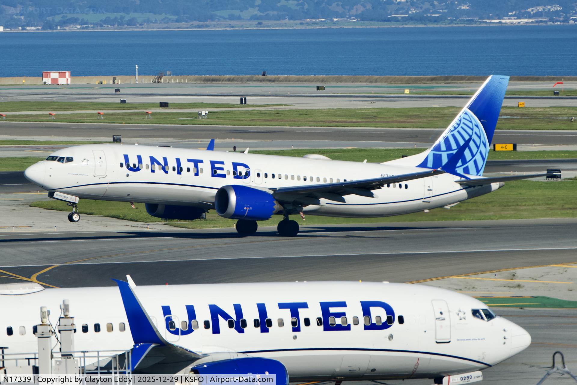 N17339, 2024 Boeing 737 MAX 8 C/N 67601, Sky Terrace SFO 2025