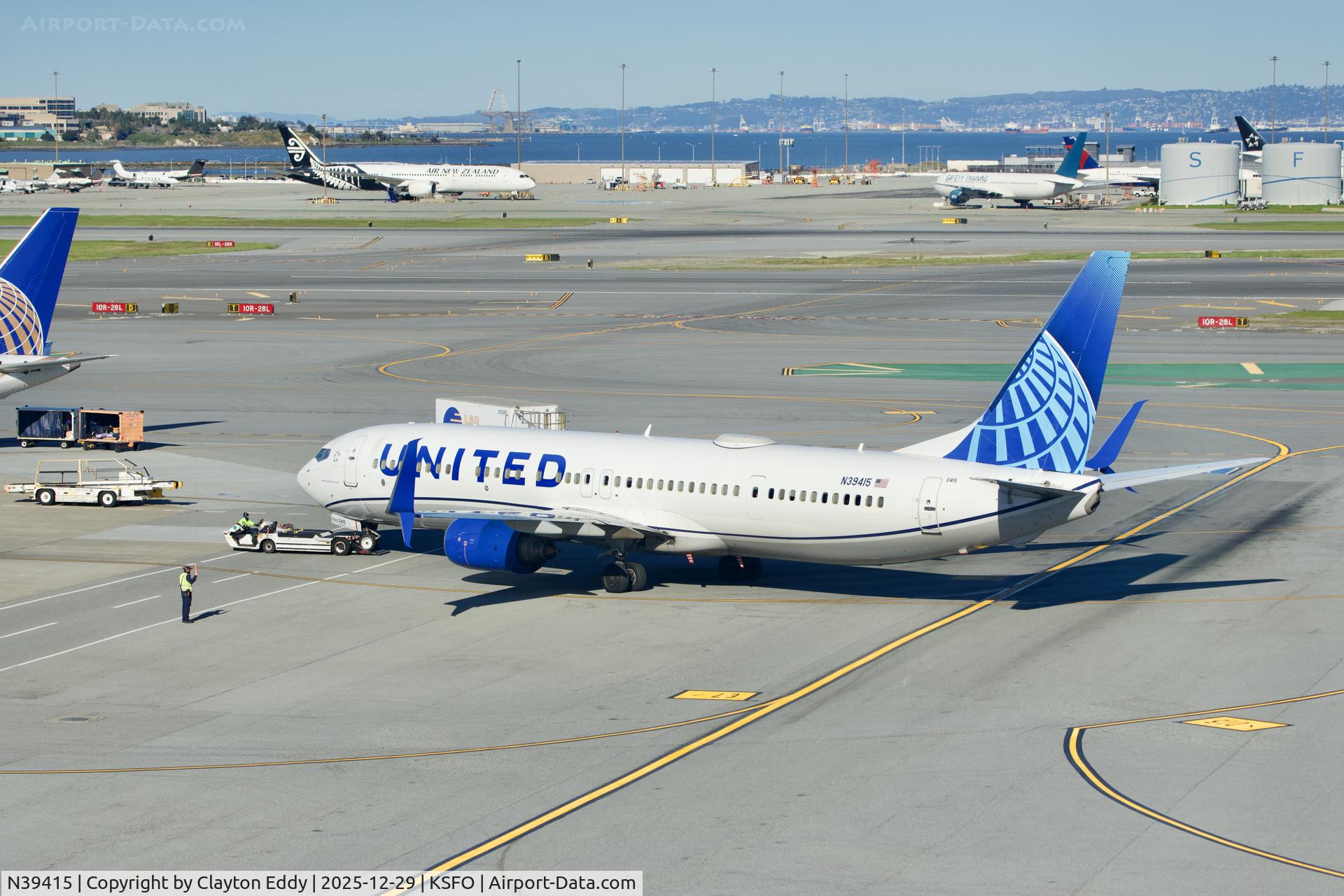N39415, 2008 Boeing 737-924/ER C/N 32826, Sky Terrace SFO 2025