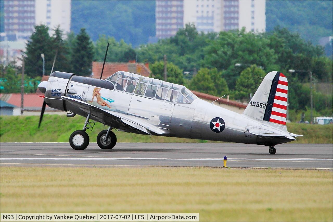 N93, 1943 Convair BT-13A Valiant C/N 9102, Convair BT-13A, Taxiing rwy 29, St Dizier-Robinson Air Base 113 (LFSI)