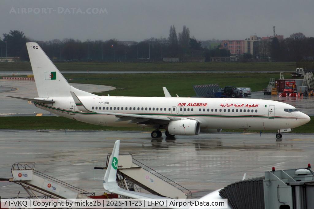 7T-VKQ, 2016 Boeing 737-8D6 C/N 60753, Taxiing