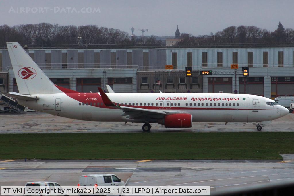 7T-VKI, 2011 Boeing 737-8D6 C/N 40863, Taxiing