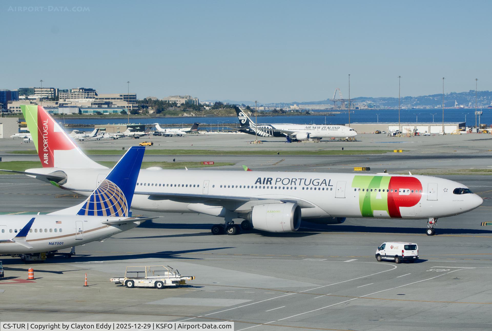 CS-TUR, 2019 Airbus A330-941N C/N 1943, Sky Terrace SFO 2025