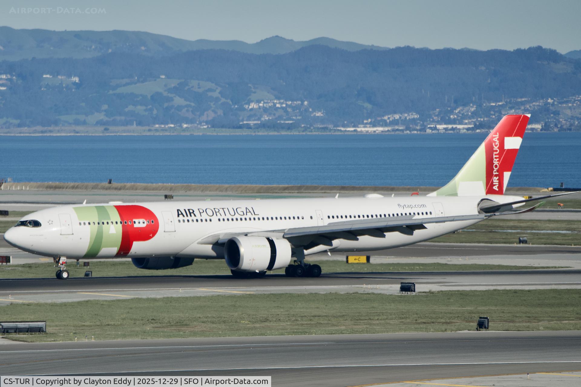 CS-TUR, 2019 Airbus A330-941N C/N 1943, Sky Terrace SFO 2025