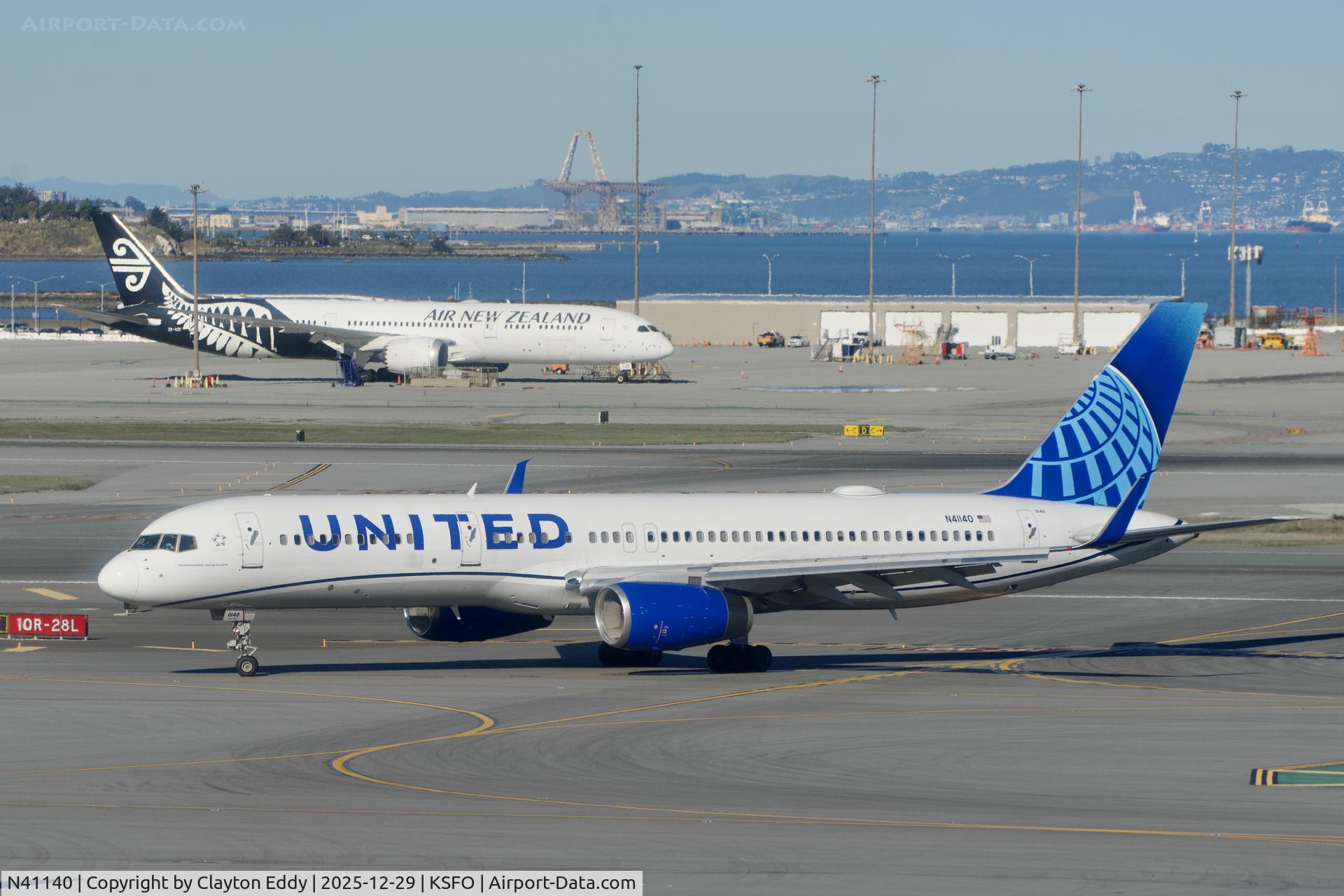 N41140, 2000 Boeing 757-224 C/N 30353, Sky Terrace SFO 2025
