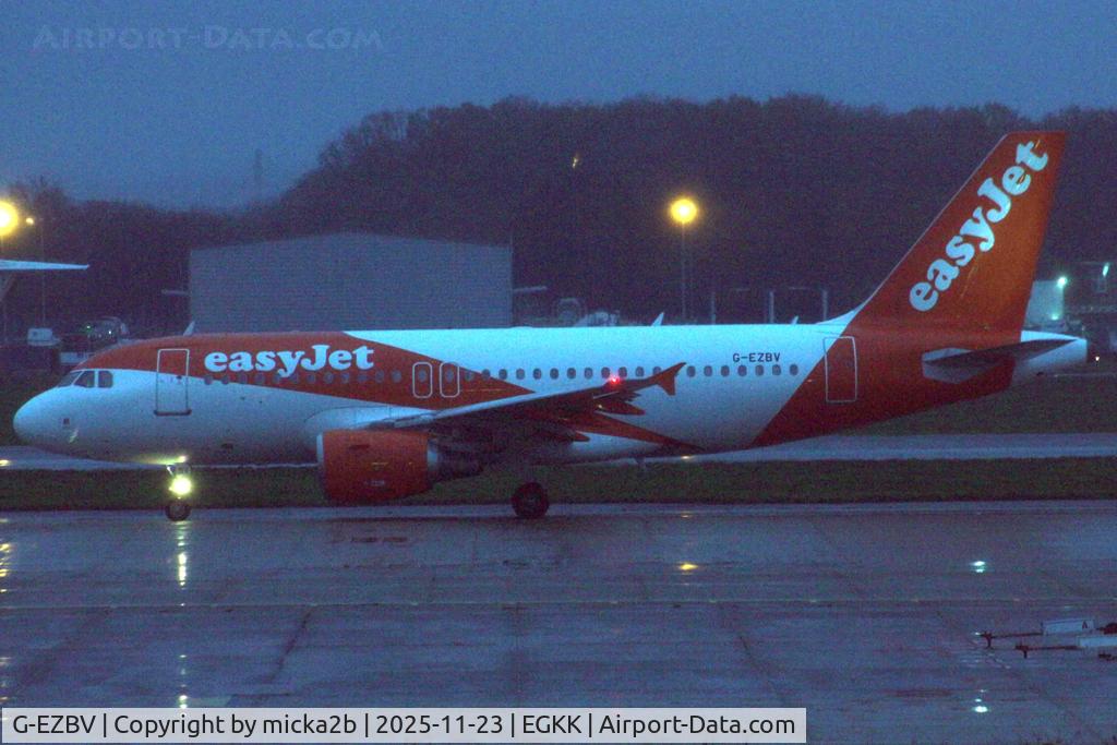 G-EZBV, 2007 Airbus A319-111 C/N 3122, Taxiing
