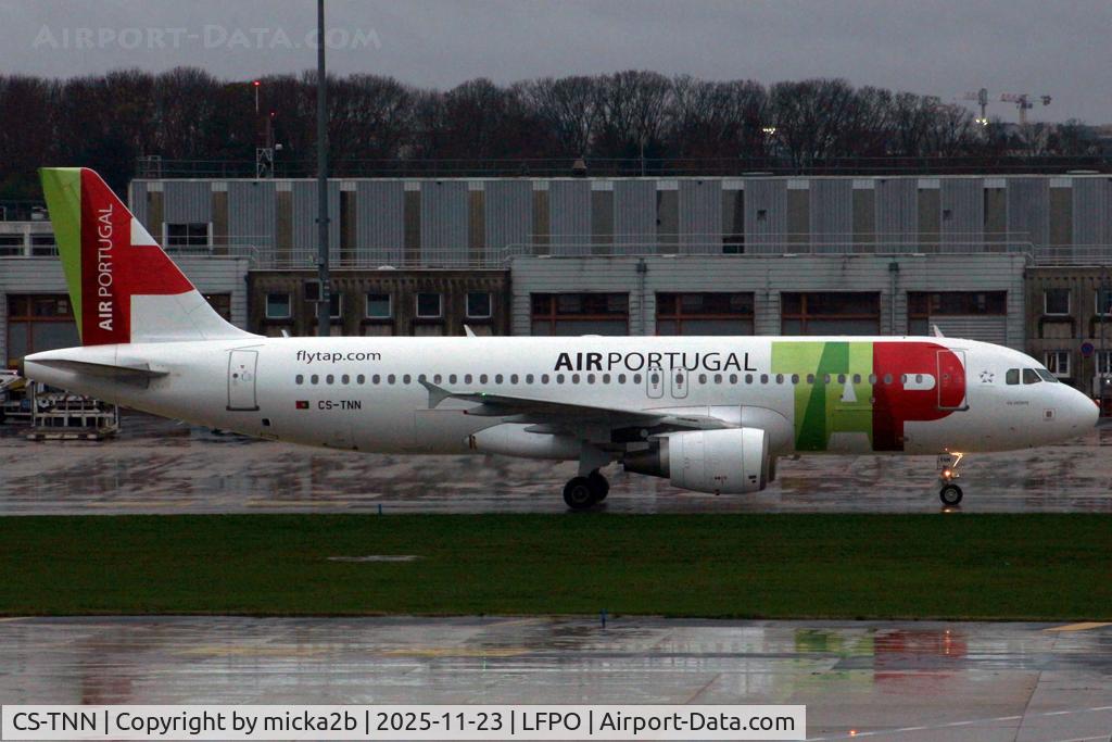 CS-TNN, 2002 Airbus A320-214 C/N 1816, Taxiing